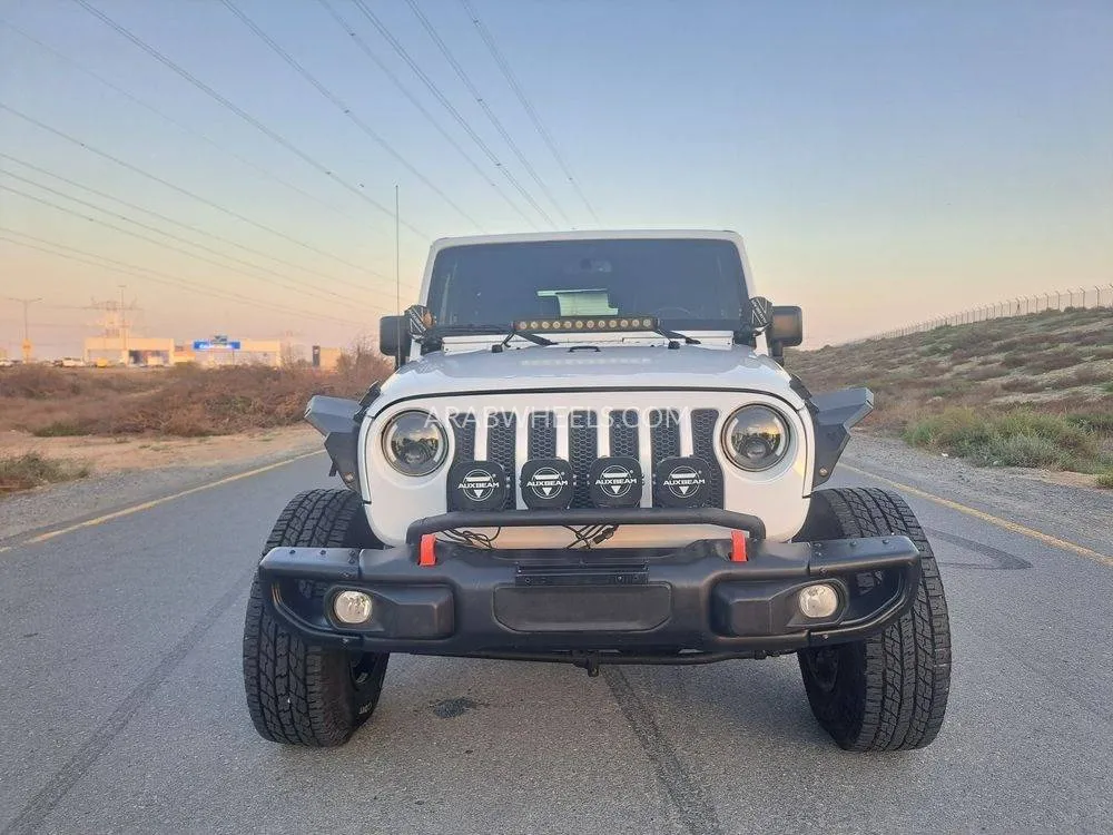 جيب رانجلر 2015 for Sale in الشارقة Image-2