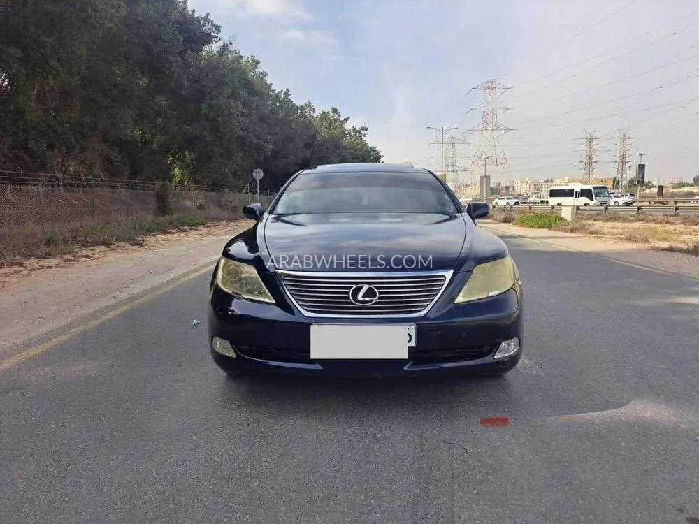 لكزس LS 2007 for Sale in الشارقة Image-2