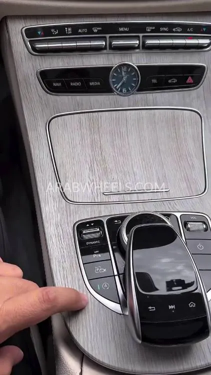 Mercedes Benz E Class 2017 for Sale in Ajman Image-15