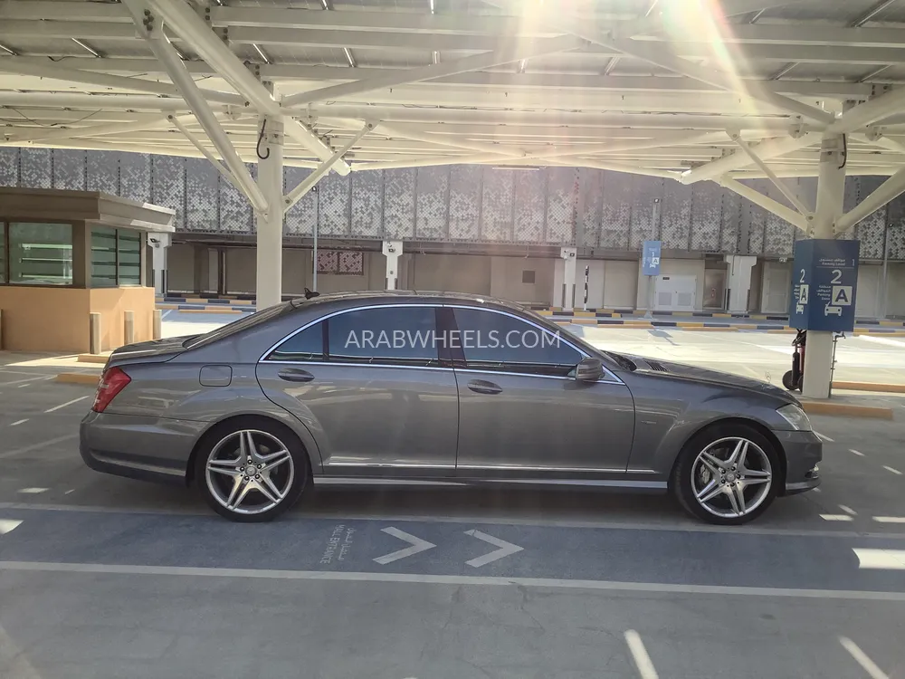 مرسيدس بنز كلاس S 2011 for Sale in أبو ظبي Image-9
