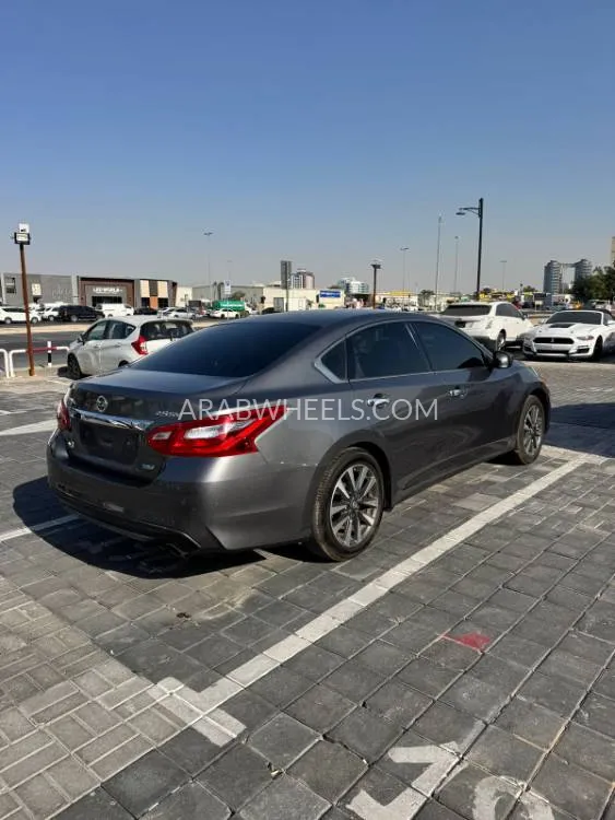 Nissan Altima 2017 for Sale in Dubai Image-8