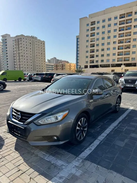 Nissan Altima 2017 for Sale in Dubai Image-14