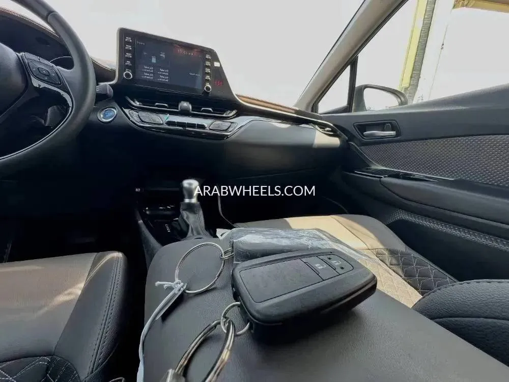 Toyota C-HR 2022 for Sale in Sharjah Image-7