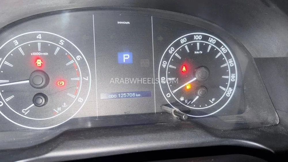 Toyota Innova 2018 for Sale in Sharjah Image-13