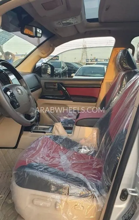 تويوتا لاند كروزر 2012 for Sale in دبي Image-10