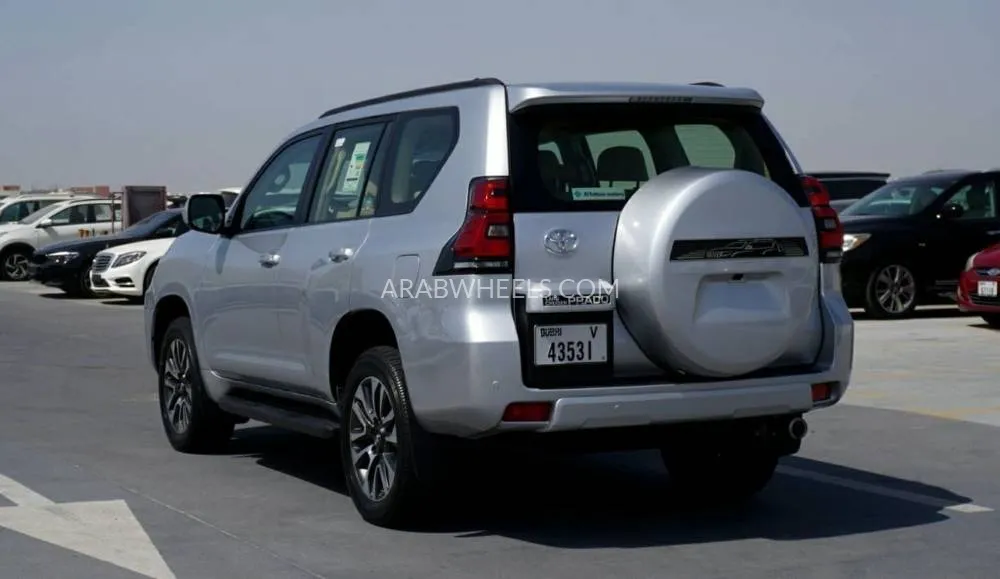 تويوتا لاند كروزر برادو 2023 for Sale in دبي Image-4
