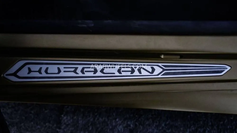 Lamborghini Huracan 2021 for Sale in Dubai Image-12
