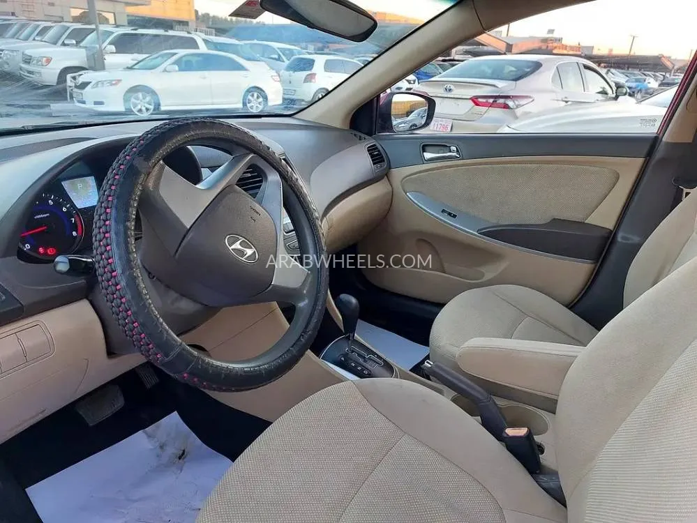 Hyundai Accent 2015 for Sale in Sharjah Image-9