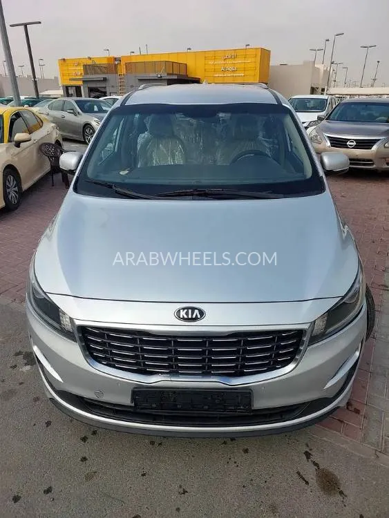 Kia Grand Carnival 2020 for Sale in Sharjah Image-2