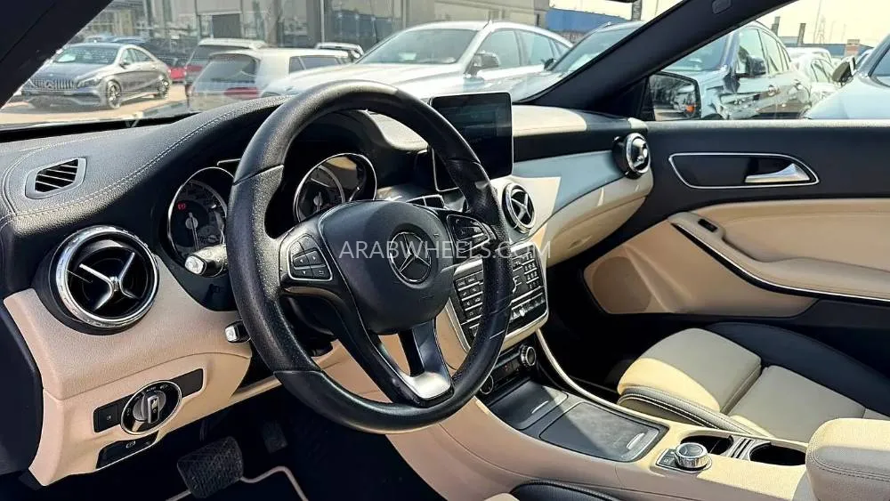 مرسيدس بنز GLA 2017 for Sale in دبي Image-7
