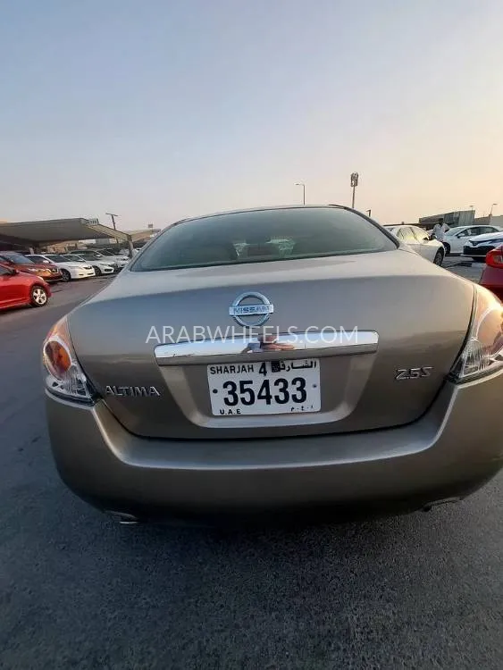 Nissan Altima 2009 for Sale in Sharjah Image-2