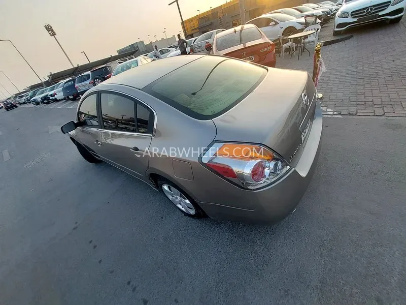 Nissan Altima 2009 for Sale in Sharjah Image-3
