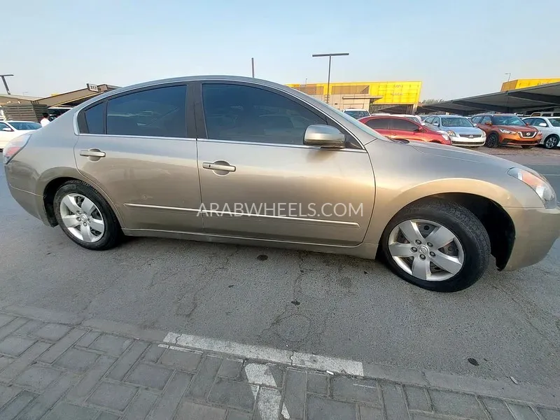 Nissan Altima 2009 for Sale in Sharjah Image-15