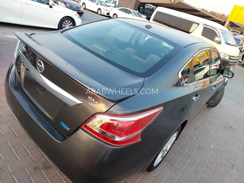 Nissan Altima 2013 for Sale in Sharjah Image-6