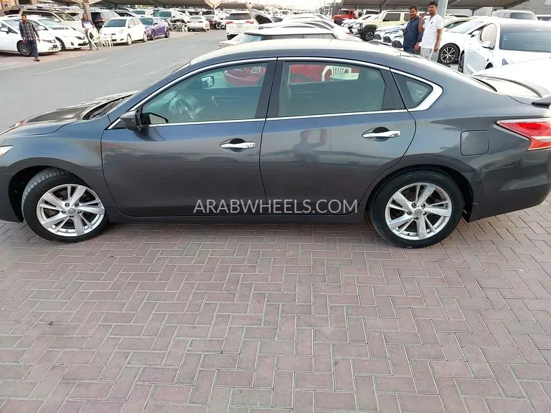 Nissan Altima 2013 for Sale in Sharjah Image-14