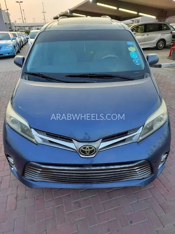 Toyota Sienna 2014 for Sale in Sharjah Image-16