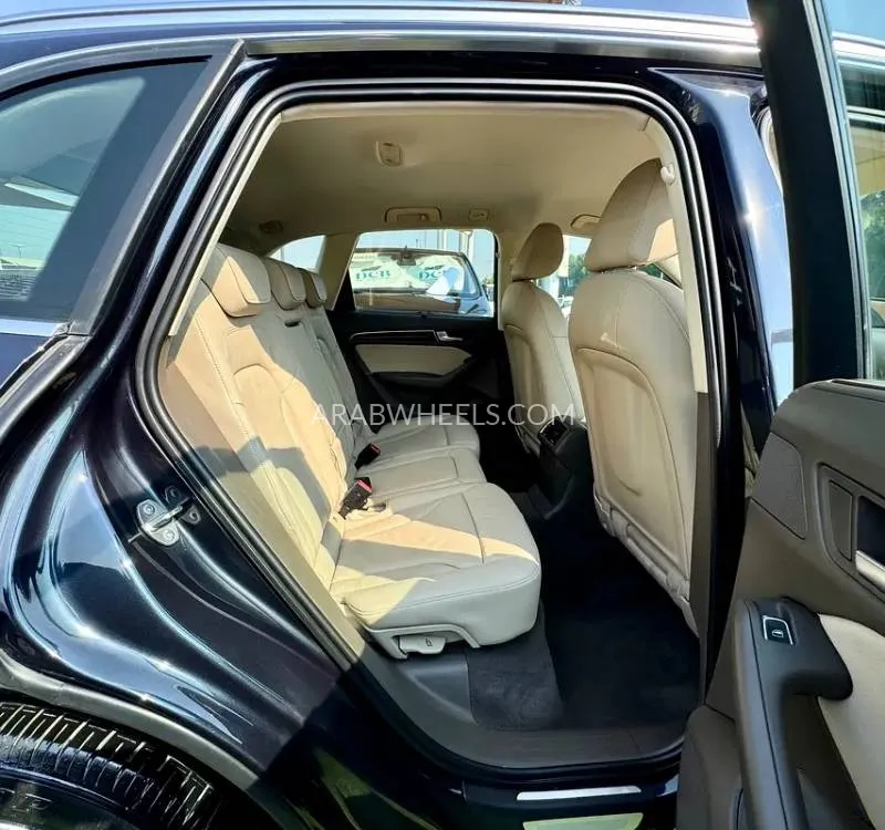 Audi Q5 2015 for Sale in Sharjah Image-5