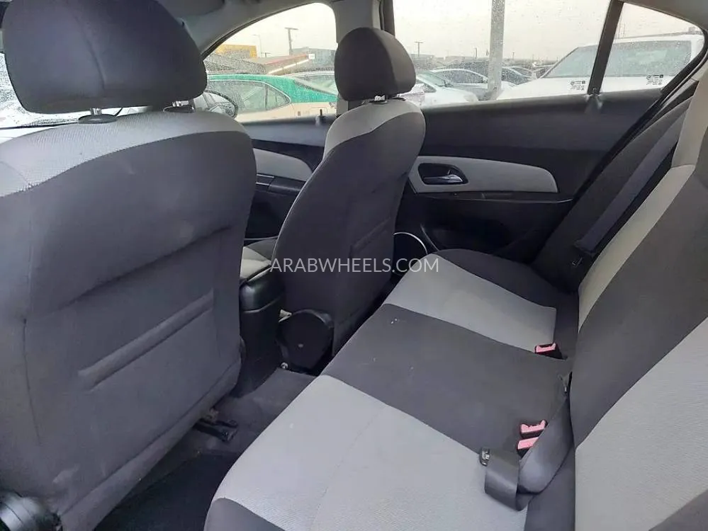 Chevrolet Cruze 2017 for Sale in Sharjah Image-12