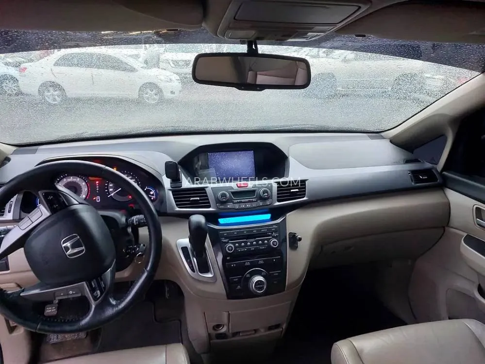 Honda Odyssey 2014 for Sale in Sharjah Image-12