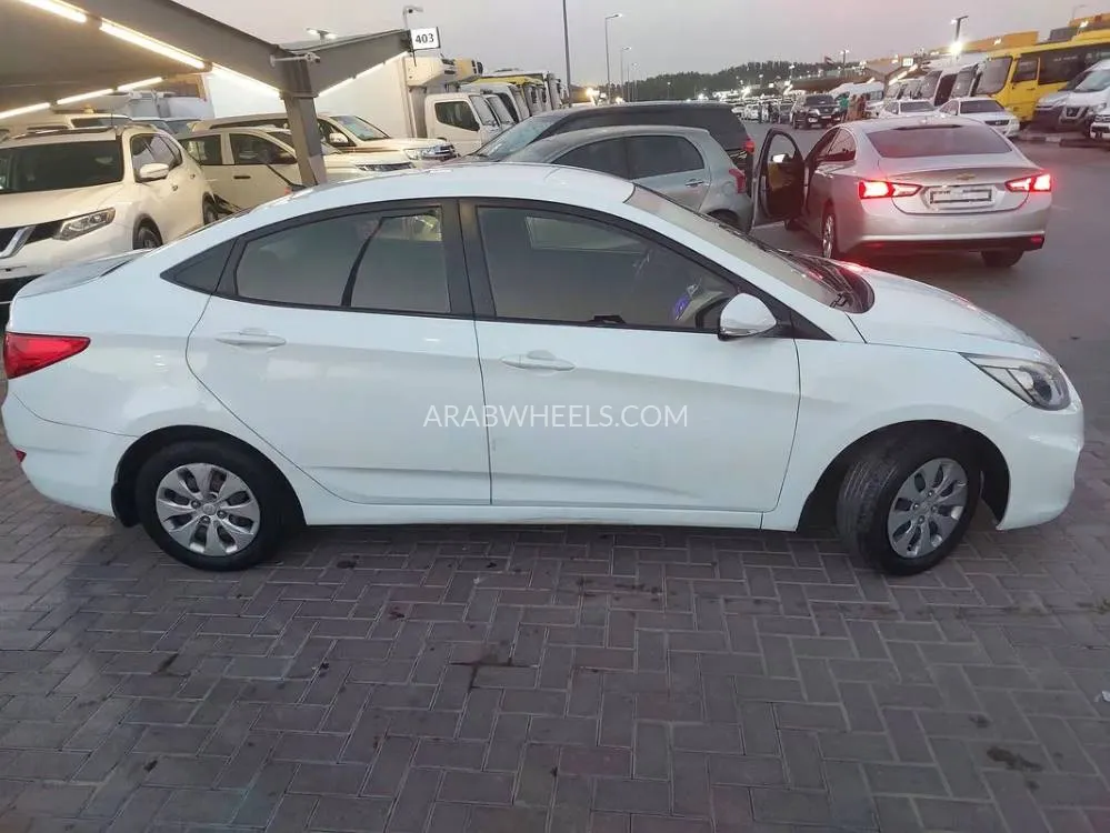 Hyundai Accent 2016 for Sale in Sharjah Image-4