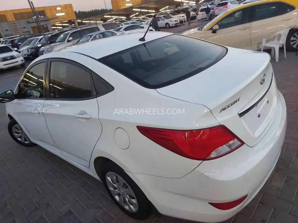 Hyundai Accent 2016 for Sale in Sharjah Image-10