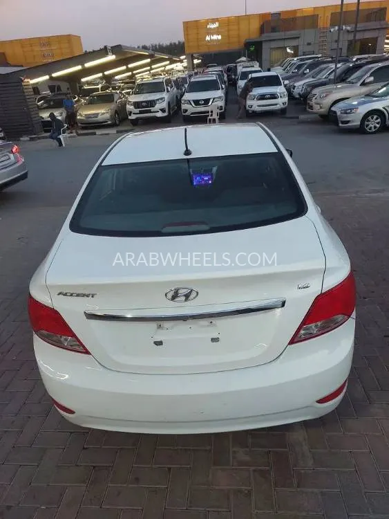 Hyundai Accent 2016 for Sale in Sharjah Image-16
