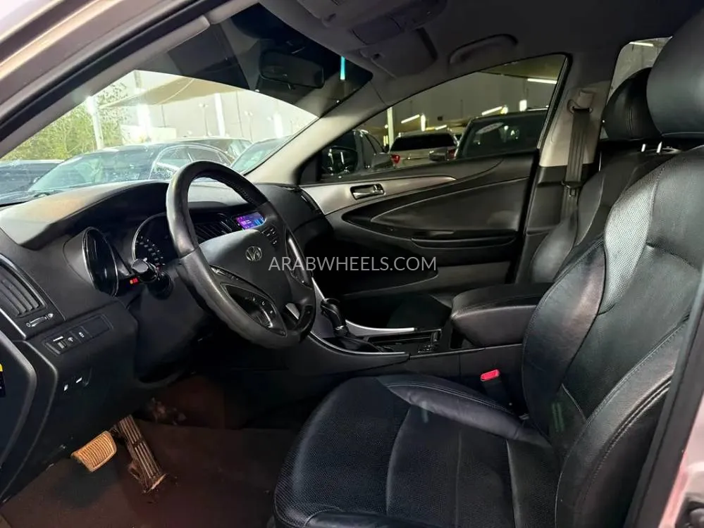 Hyundai Sonata 2012 for Sale in Dubai Image-4