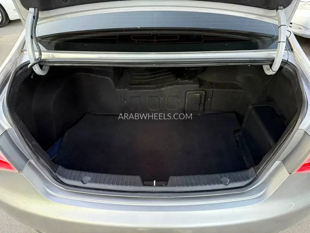 Hyundai Sonata 2012 for Sale in Dubai Image-10