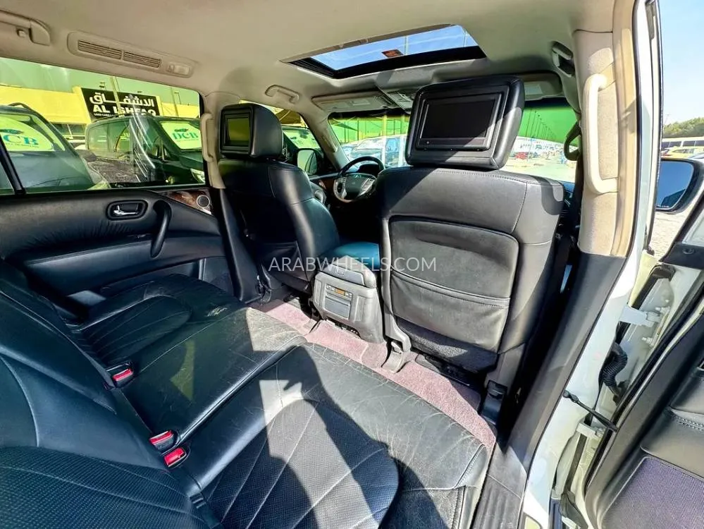 Infiniti QX56 2013 for Sale in Sharjah Image-3