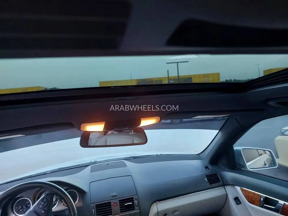 مرسيدس بنز كلاس C 2011 for Sale in الشارقة Image-13