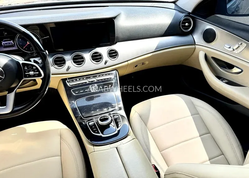 مرسيدس بنز كلاس E 2019 for Sale in الشارقة Image-3