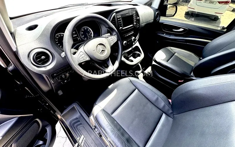 مرسيدس بنز كلاس V 2019 for Sale in الشارقة Image-5