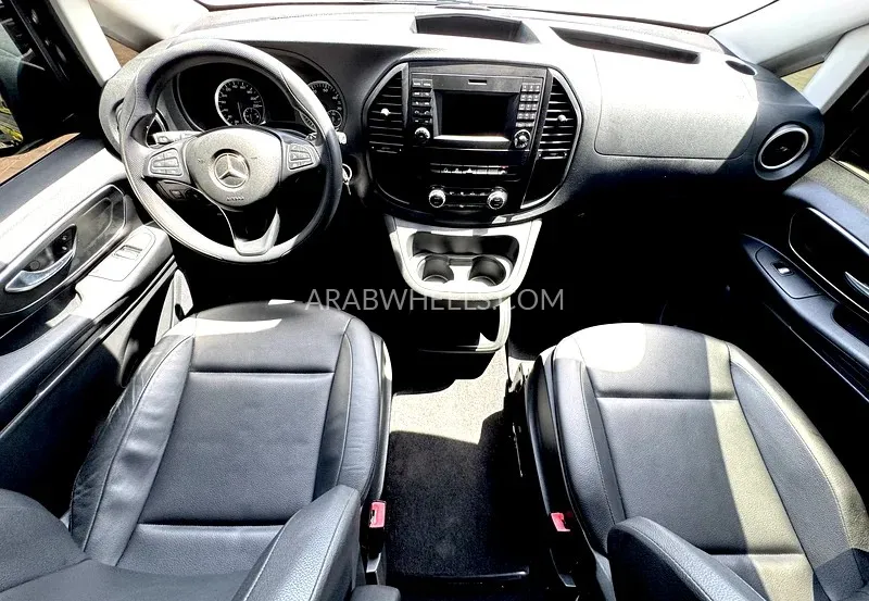 مرسيدس بنز كلاس V 2019 for Sale in الشارقة Image-12