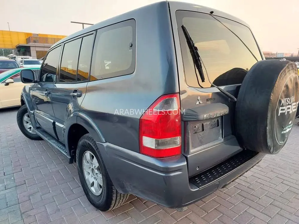 Mitsubishi Pajero 2006 for Sale in Sharjah Image-5