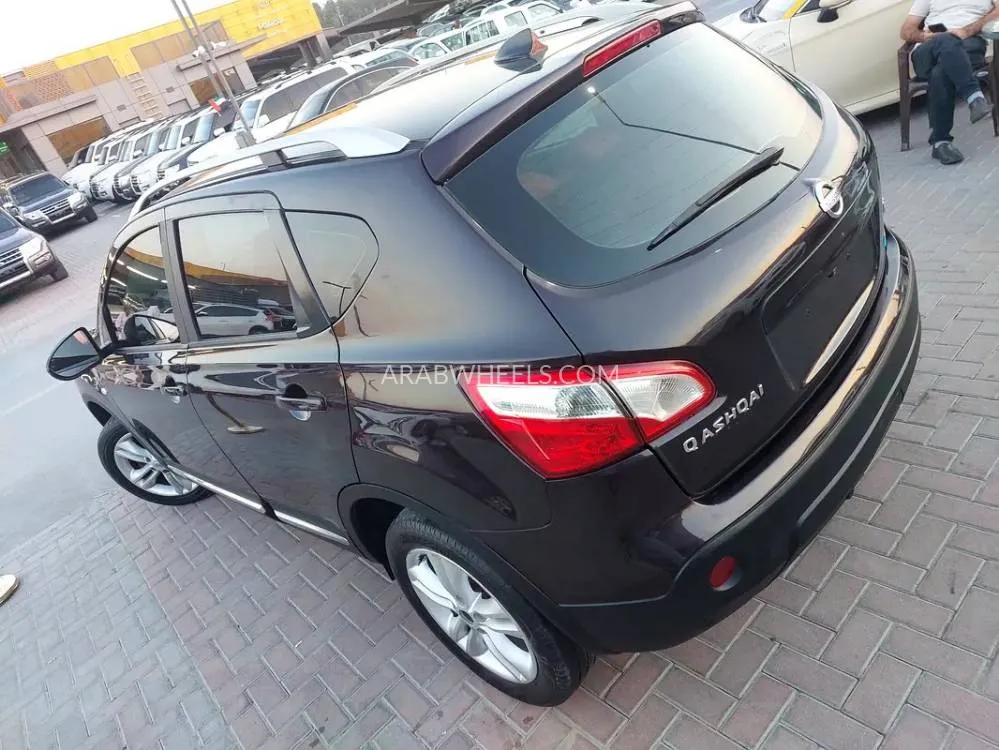 Nissan Qashqai 2011 for Sale in Sharjah Image-2