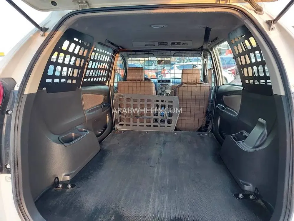 Toyota Avanza 2017 for Sale in Sharjah Image-12