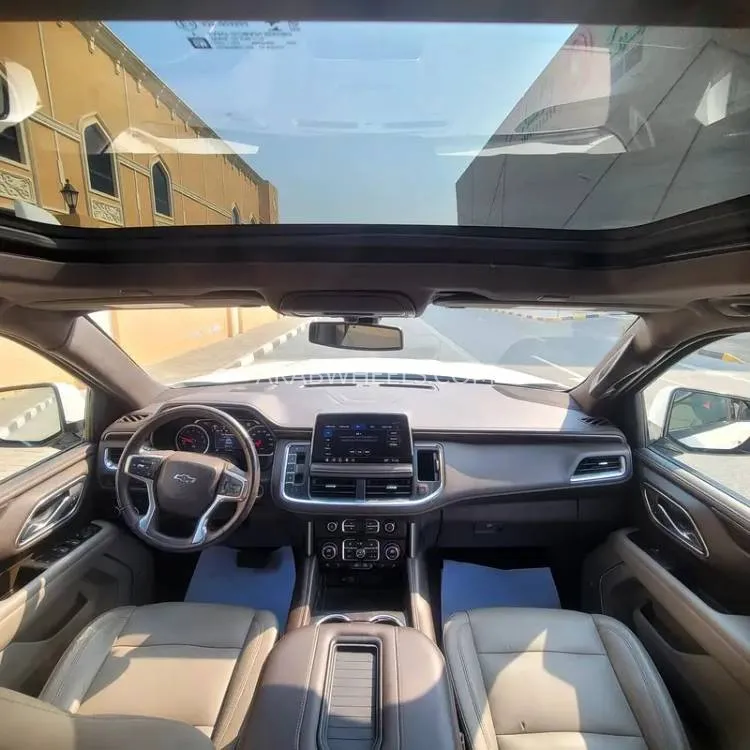 Chevrolet Suburban 2021 for Sale in Sharjah Image-3