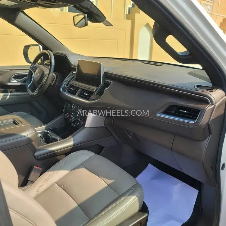 Chevrolet Suburban 2021 for Sale in Sharjah Image-10