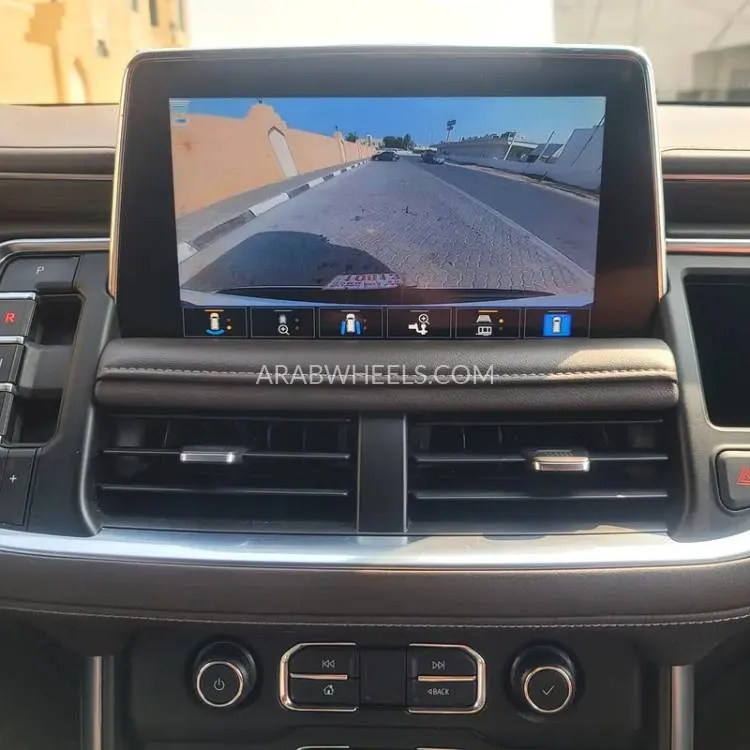 Chevrolet Suburban 2021 for Sale in Sharjah Image-11