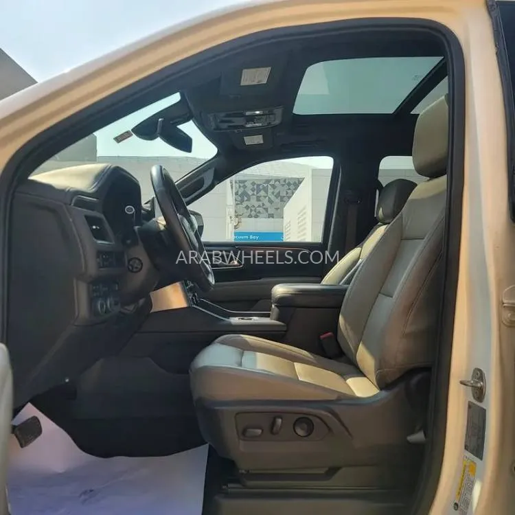 Chevrolet Suburban 2021 for Sale in Sharjah Image-15