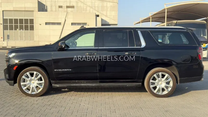 Chevrolet Suburban 2022 for Sale in Sharjah Image-5
