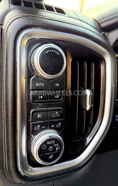 GMC Sierra 2019 for Sale in Sharjah Image-15