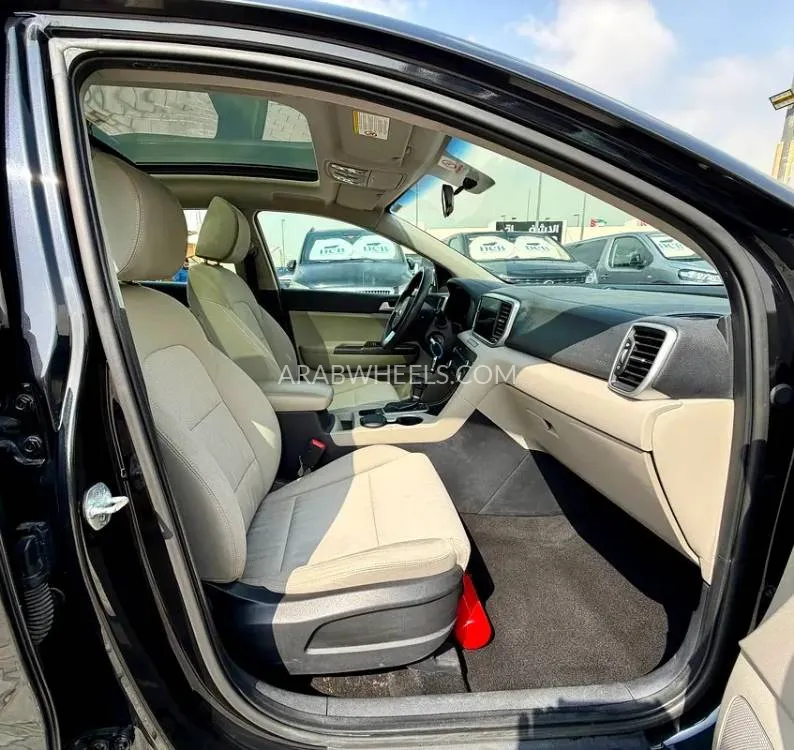 Kia Sportage 2022 for Sale in Sharjah Image-8
