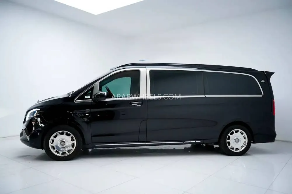 مرسيدس بنز كلاس V 2023 for Sale in الشارقة Image-4