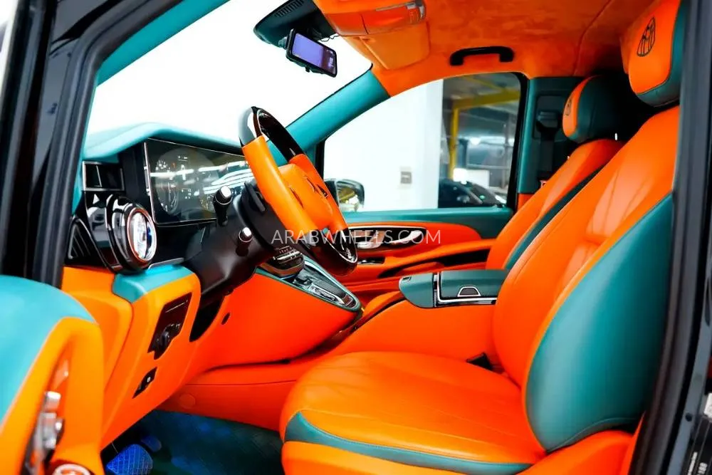 مرسيدس بنز كلاس V 2023 for Sale in الشارقة Image-12