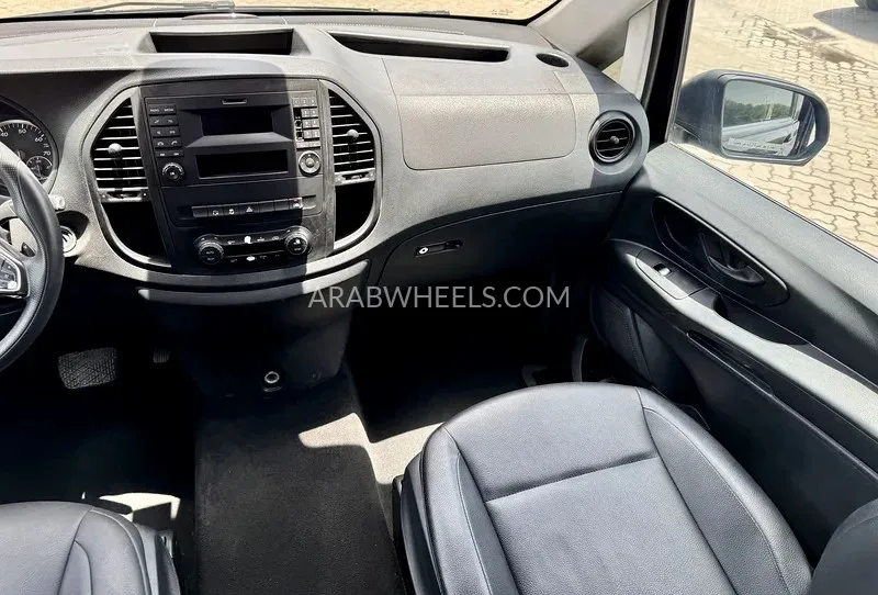 Mercedes Benz Vito 2017 for Sale in Sharjah Image-2