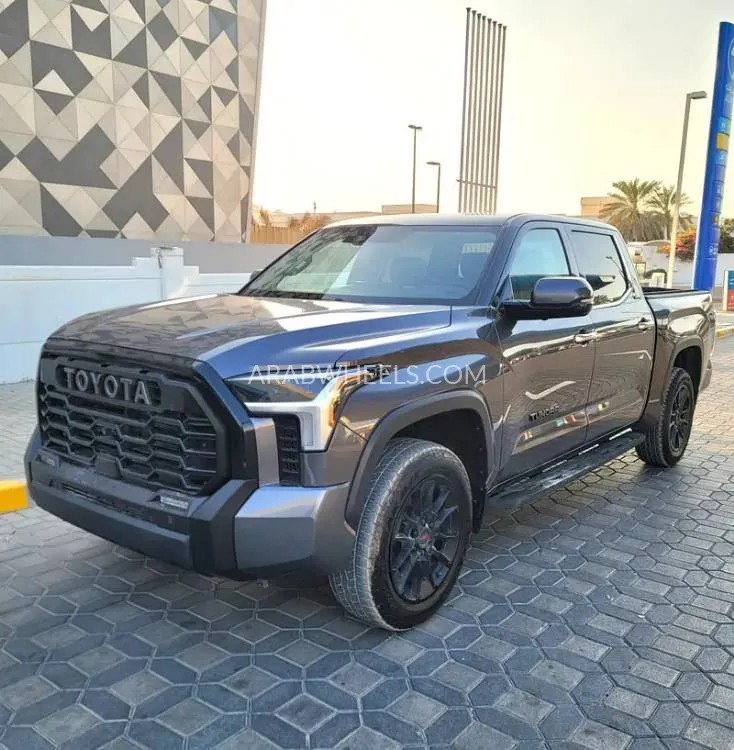 Toyota Tundra 2022 for Sale in Sharjah Image-3