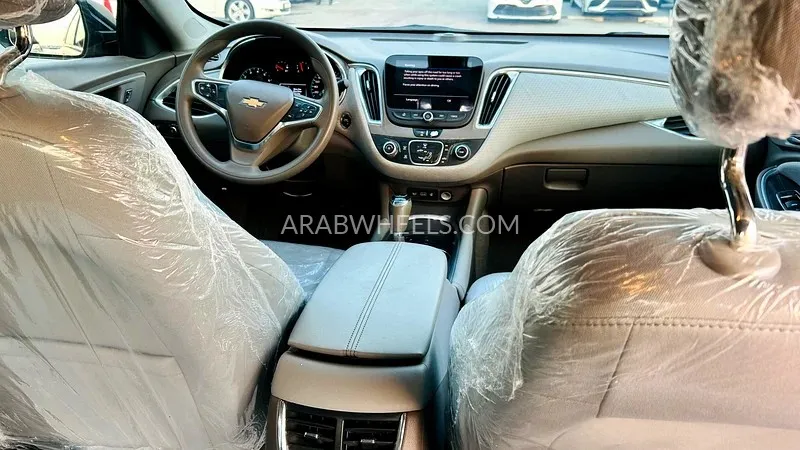 Chevrolet Malibu 2020 for Sale in Sharjah Image-10