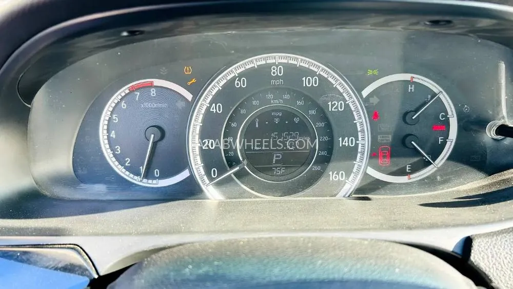 هوندا أكورد 2016 for Sale in الشارقة Image-5