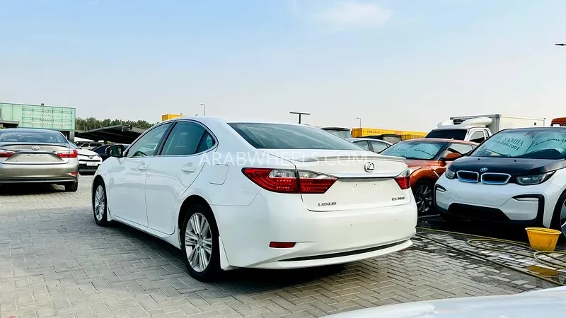 Lexus ES 2013 for Sale in Sharjah Image-3